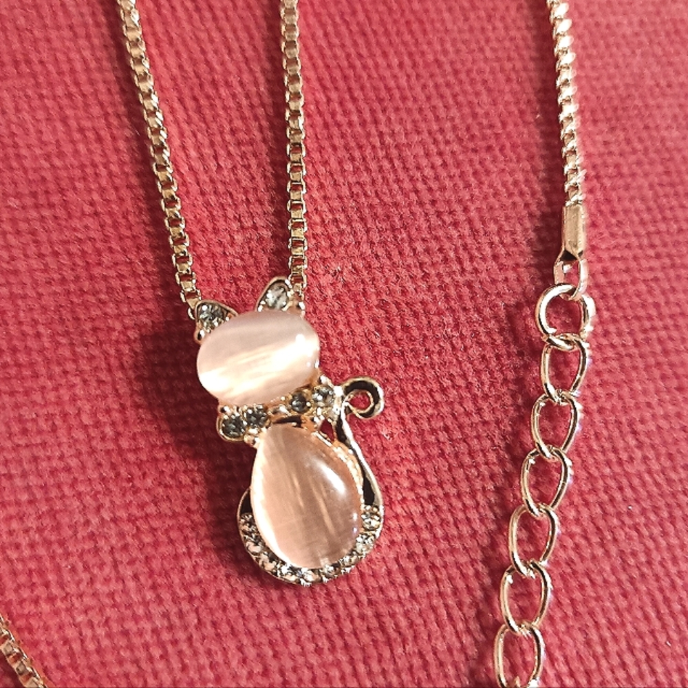 Rose Gold tone necklace with a jeweled kitty beautiful pendant